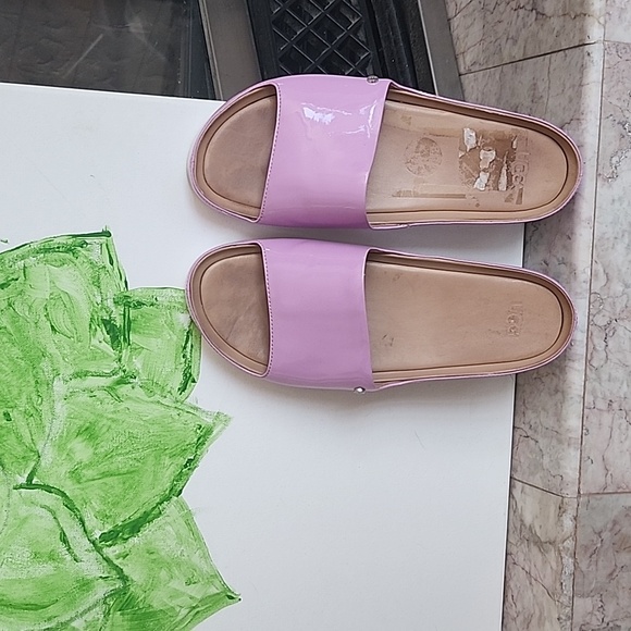 UGG sandals - Picture 1 of 6